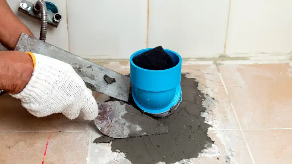 reparos de encanamento feitos por conta propria versus contratacao de um profissional